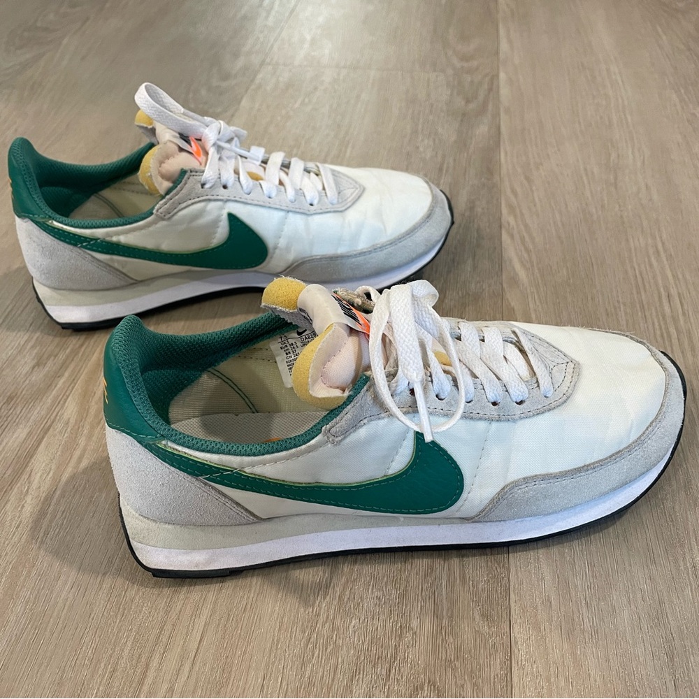 Nike sneakers - Picture 4 of 5